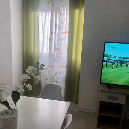 Alona Apartamento *